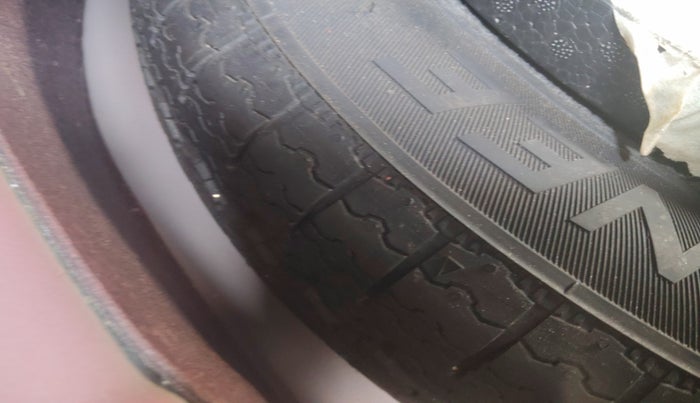 2023 Mahindra XUV300 W6 1.5 Sunroof Diesel, Diesel, Manual, 25,523 km, tyre