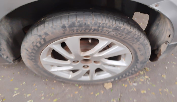 2012 Maruti Swift ZDI, Diesel, Manual, 1,69,642 km, tyre