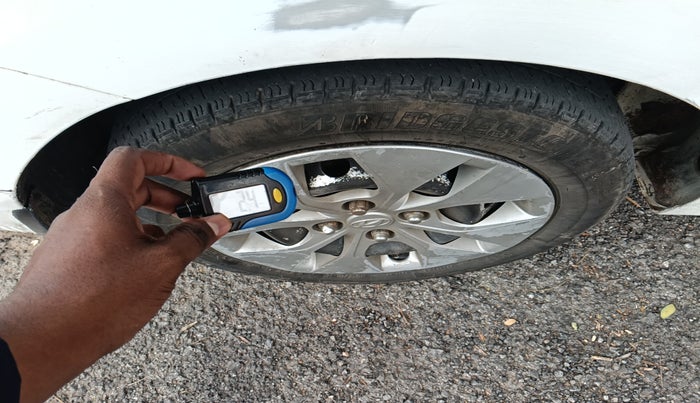 2015 Hyundai Xcent BASE 1.1, Diesel, Manual, 84,236 km, tyre