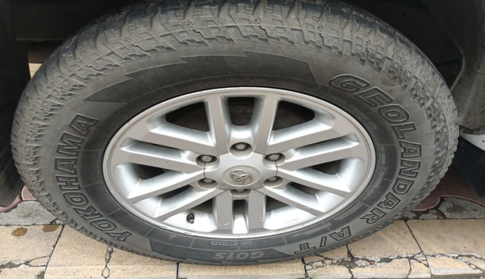 2012 Toyota Fortuner 3.0 4X4 MT, Diesel, Manual, 3,27,500 km, tyre