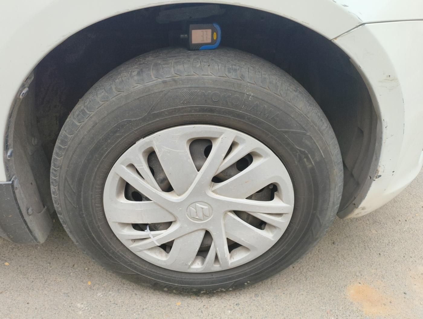 2013 Maruti Swift VXI, Petrol, Manual, 85,392 km, tyre