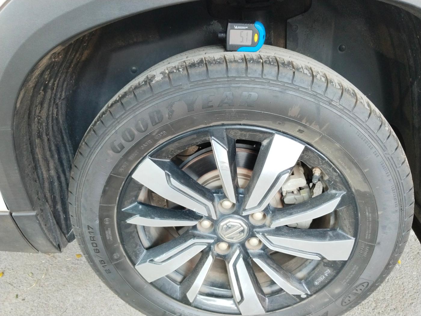 2020 MG HECTOR PLUS SHARP 2.0 DIESEL TURBO MT 6-STR DUAL TONE, Diesel, Manual, 23,716 km, tyre