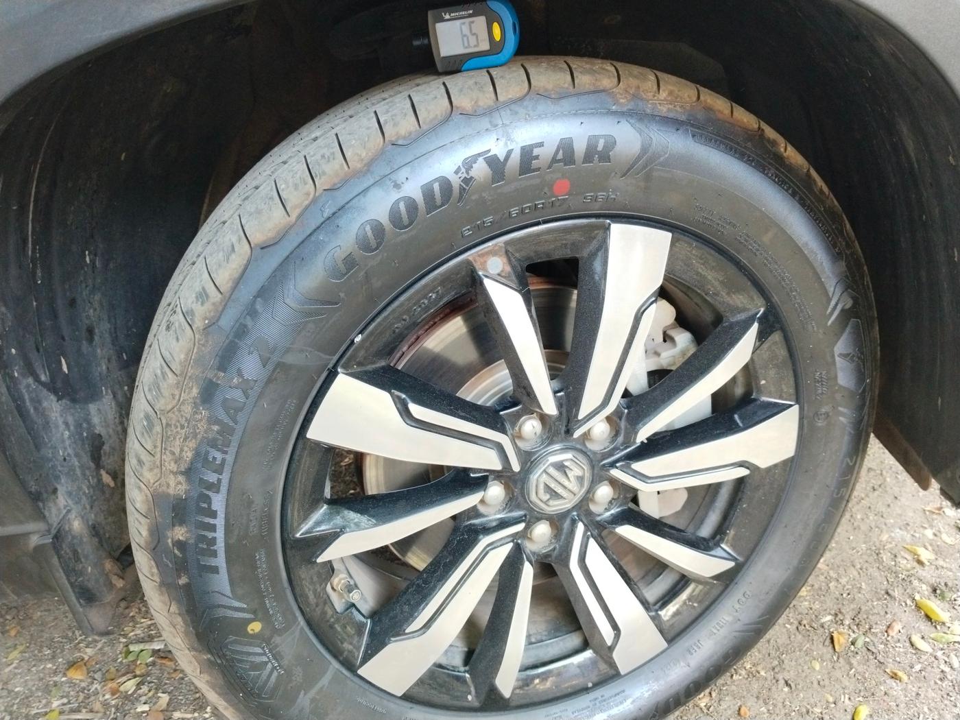 2020 MG HECTOR PLUS SHARP 2.0 DIESEL TURBO MT 6-STR DUAL TONE, Diesel, Manual, 23,716 km, tyre