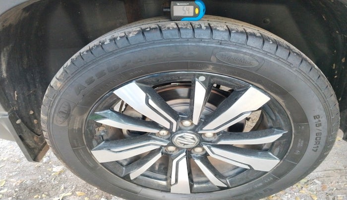 2020 MG HECTOR PLUS SHARP 2.0 DIESEL TURBO MT 6-STR DUAL TONE, Diesel, Manual, 23,716 km, tyre