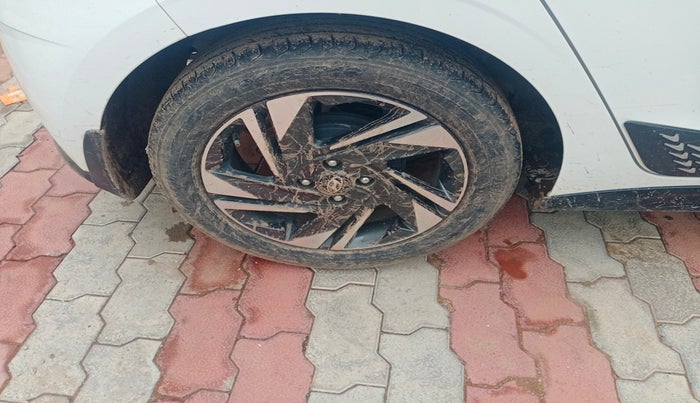 2020 Hyundai NEW I20 ASTA 1.2 AT, Petrol, Automatic, 87,000 km, tyre