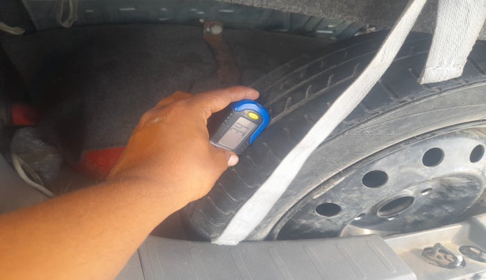 2010 Maruti Wagon R 1.0 VXI, Petrol, Manual, 76,750 km, tyre