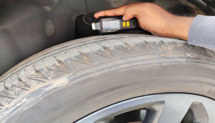 2022 Tata Safari XZ PLUS JET, Diesel, Manual, 30,848 km, tyre