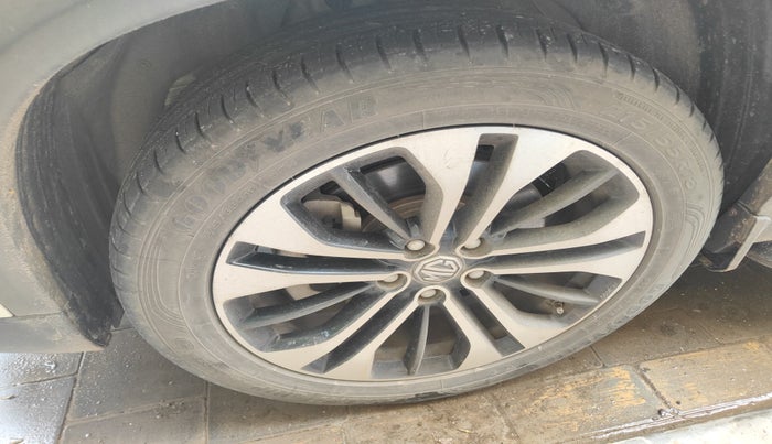 2022 MG HECTOR SHARP 1.5 PETROL CVT, Petrol, Automatic, 43,865 km, tyre