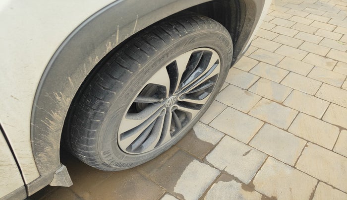 2022 MG HECTOR SHARP 1.5 PETROL CVT, Petrol, Automatic, 43,865 km, tyre