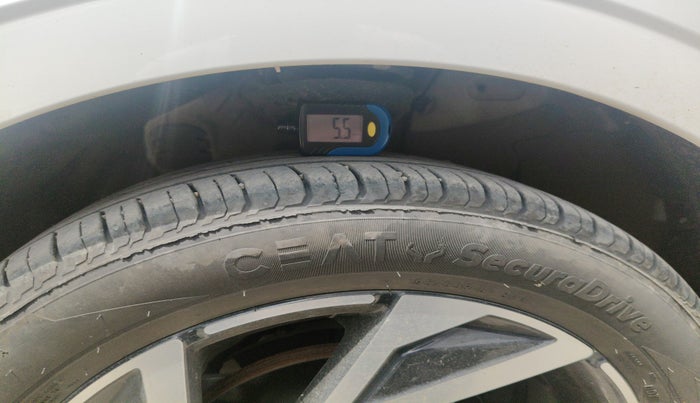 2024 Hyundai NEW I20 ASTA (O) 1.2 IVT DUAL TONE, Petrol, Automatic, 10,704 km, tyre