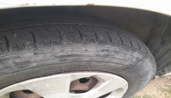 2014 Maruti Ritz VDI, Diesel, Manual, 1,27,797 km, tyre