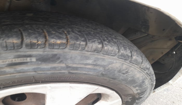 2014 Maruti Ritz VDI, Diesel, Manual, 1,27,797 km, tyre