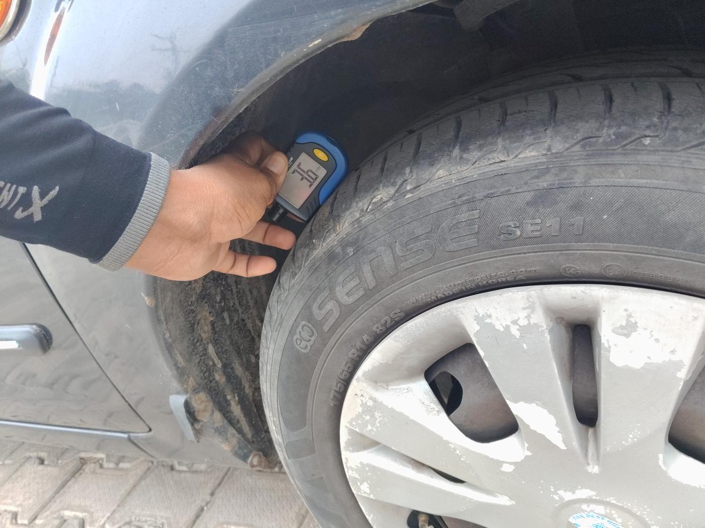 2010 Ford Figo TITANIUM 1.2 PETROL, Petrol, Manual, 66,500 km, tyre