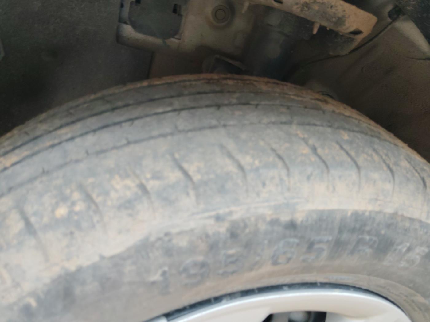 2022 Hyundai VENUE SX 1.2 PETROL, Petrol, Manual, 49,902 km, tyre