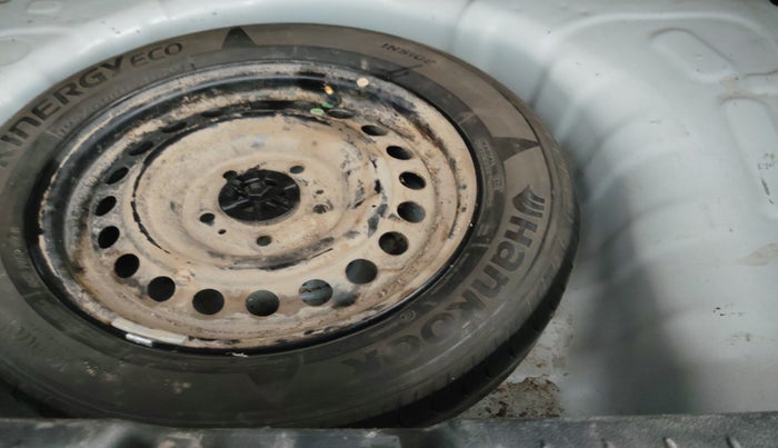 2022 Hyundai VENUE SX 1.2 PETROL, Petrol, Manual, 49,902 km, tyre