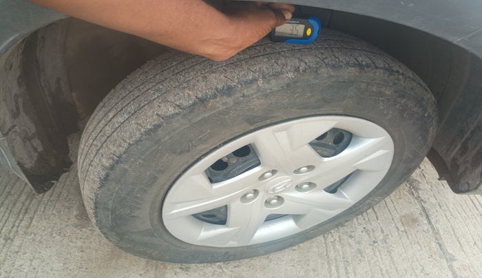 2021 Hyundai VENUE S+ 1.2, Petrol, Manual, 38,202 km, tyre