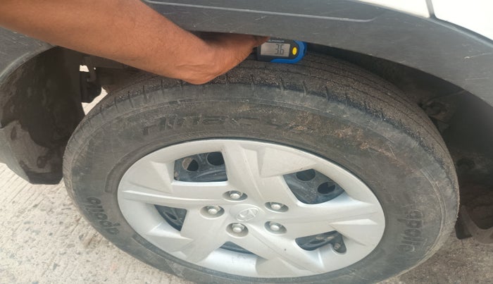 2021 Hyundai VENUE S+ 1.2, Petrol, Manual, 38,202 km, tyre