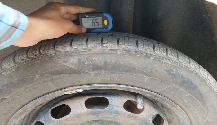 2012 Ford Figo ZXI 1.4 DIESEL, Diesel, Manual, 1,79,582 km, tyre