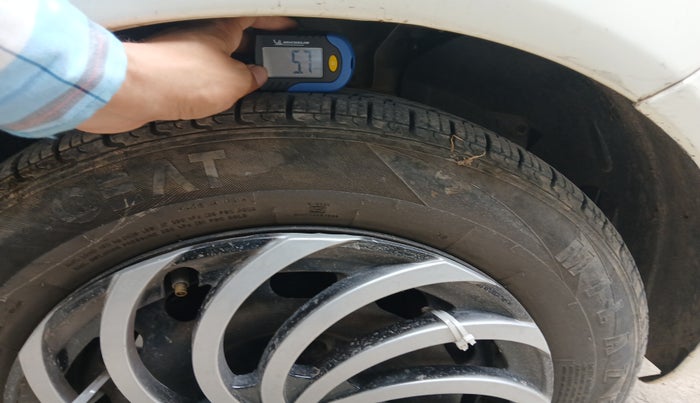 2012 Ford Figo ZXI 1.4 DIESEL, Diesel, Manual, 1,79,582 km, tyre