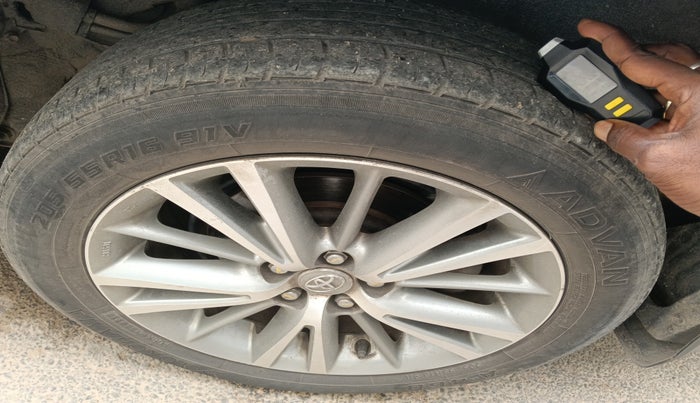 2014 Toyota Corolla Altis VL CVT PETROL, Petrol, Automatic, 69,593 km, tyre