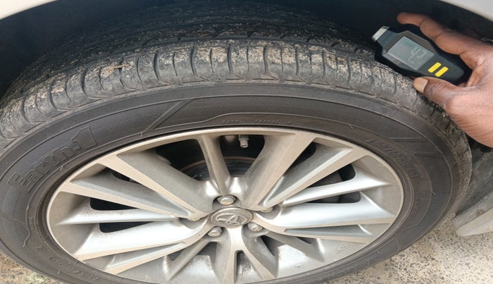 2014 Toyota Corolla Altis VL CVT PETROL, Petrol, Automatic, 69,593 km, tyre