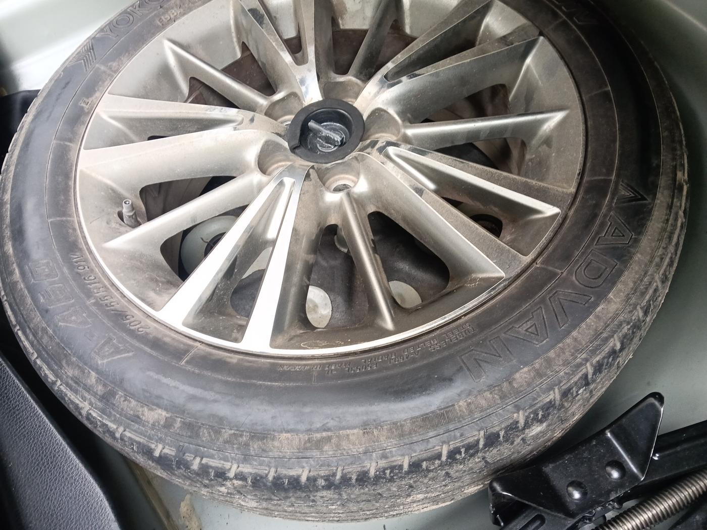 2014 Toyota Corolla Altis VL CVT PETROL, Petrol, Automatic, 69,593 km, tyre