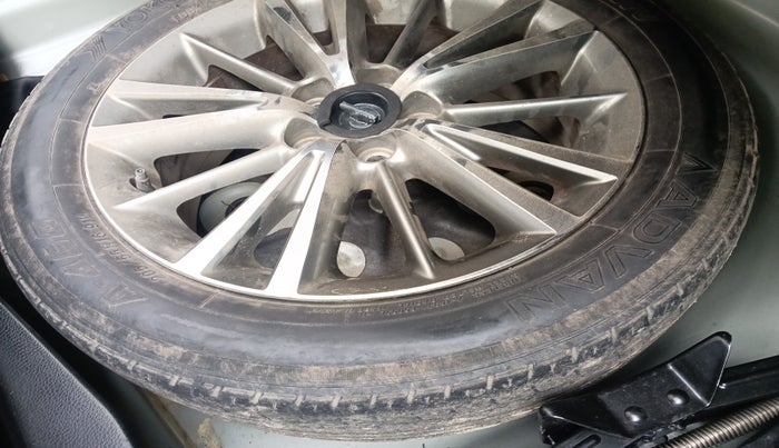 2014 Toyota Corolla Altis VL CVT PETROL, Petrol, Automatic, 69,593 km, tyre