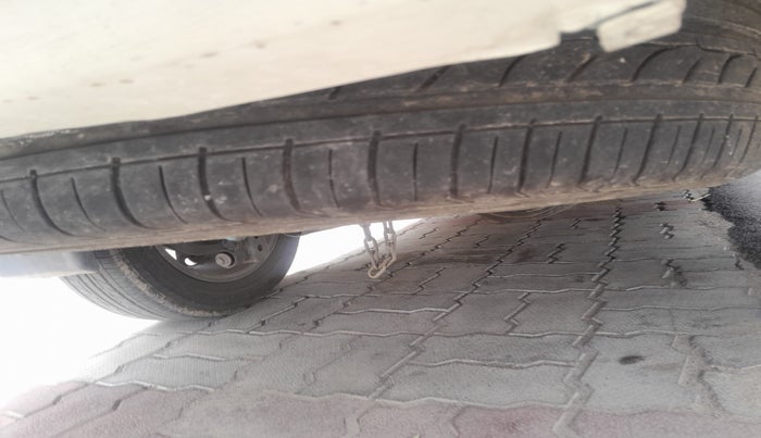 2016 Toyota Innova Crysta 2.8 ZX AT 7 STR, Diesel, Automatic, 2,38,247 km, tyre