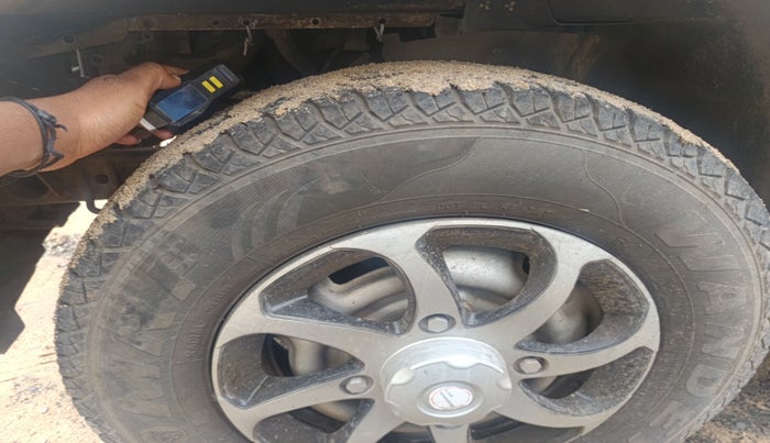 2012 Mahindra Scorpio EX M2DI, Diesel, Manual, 1,75,857 km, tyre