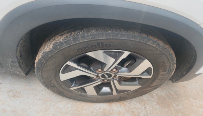 2022 KIA SONET HTX 1.5 AT, Diesel, Automatic, 29,963 km, tyre