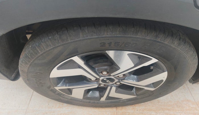 2022 KIA SONET HTX 1.5 AT, Diesel, Automatic, 29,963 km, tyre