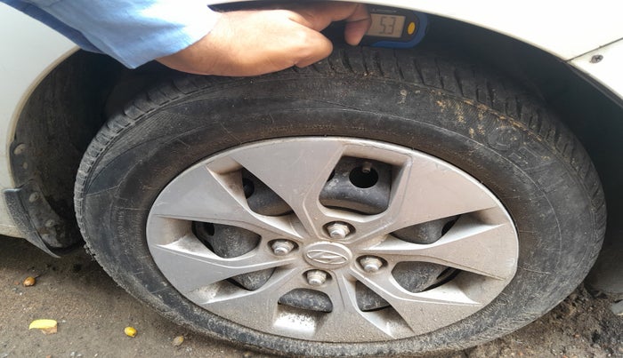 2014 Hyundai Xcent S 1.2, Petrol, Manual, 66,091 km, tyre