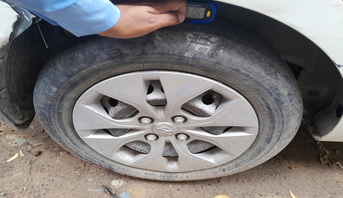 2014 Hyundai Xcent S 1.2, Petrol, Manual, 66,091 km, tyre