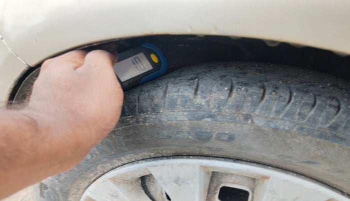 2011 Chevrolet Spark LS 1.0, Petrol, Manual, 25,965 km, tyre