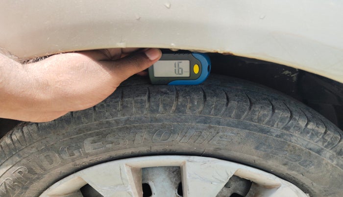 2011 Chevrolet Spark LS 1.0, Petrol, Manual, 25,965 km, tyre