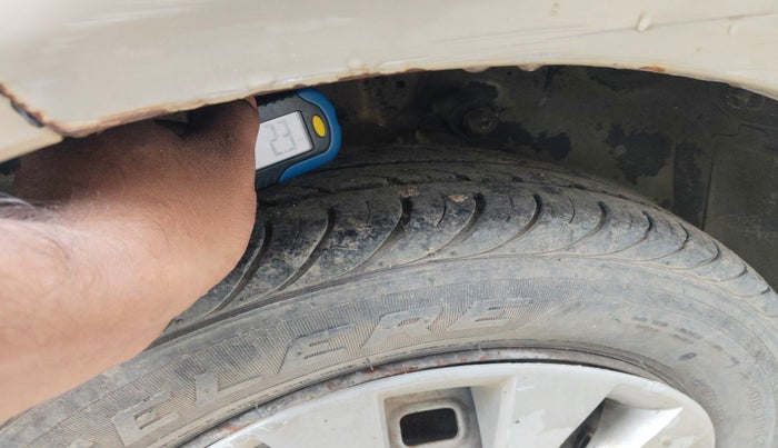 2011 Chevrolet Spark LS 1.0, Petrol, Manual, 25,965 km, tyre