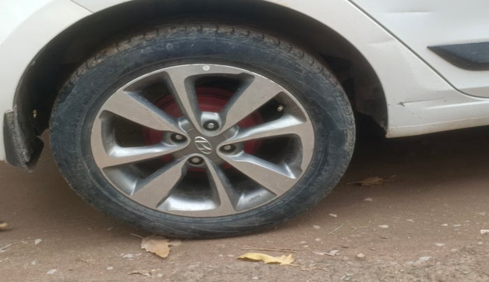 2015 Hyundai Elite i20 SPORTZ 1.2 (O), Petrol, Manual, 74,820 km, tyre