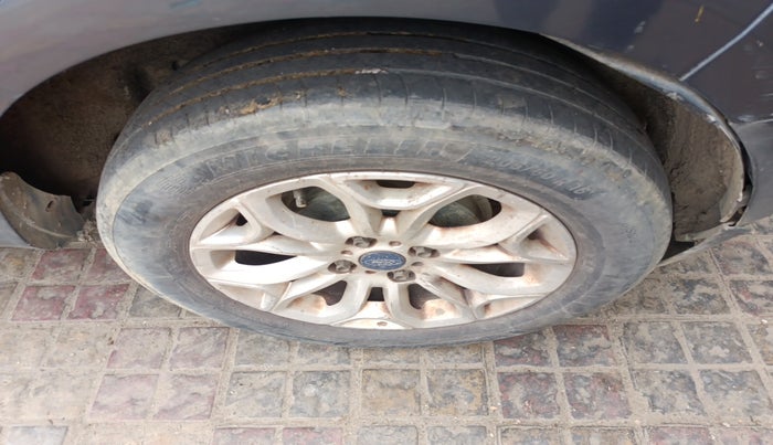 2014 Ford Ecosport TITANIUM 1.5L DIESEL, Diesel, Manual, 1,27,010 km, tyre