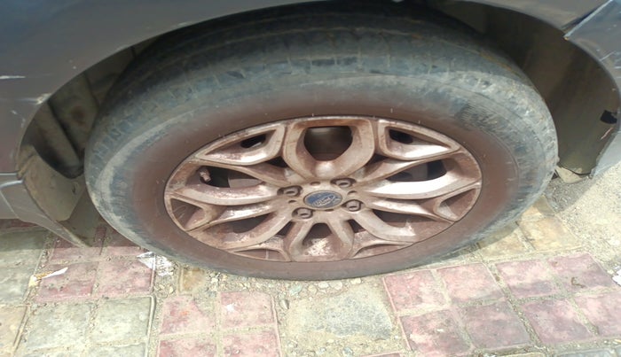 2014 Ford Ecosport TITANIUM 1.5L DIESEL, Diesel, Manual, 1,27,010 km, tyre