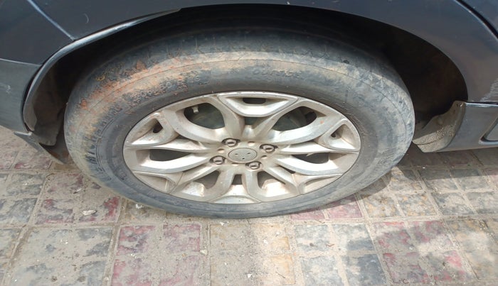 2014 Ford Ecosport TITANIUM 1.5L DIESEL, Diesel, Manual, 1,27,010 km, tyre