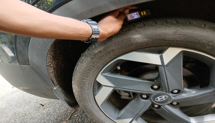 2021 Hyundai ALCAZAR 2.0 SIGNATURE (O) AT 6STR, Petrol, Automatic, 11,280 km, tyre