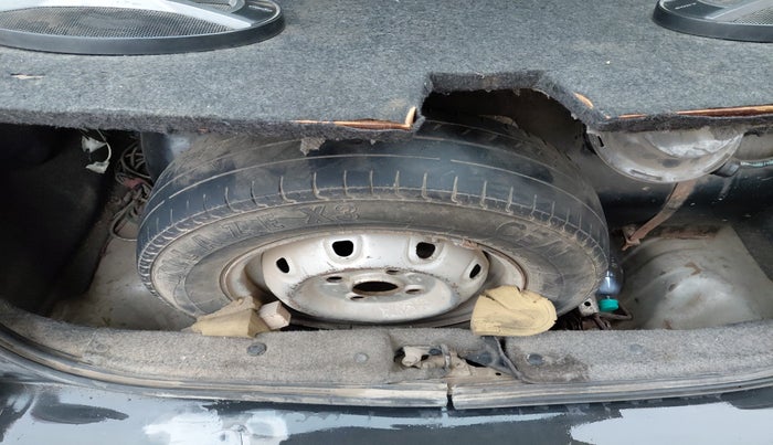 2010 Maruti Alto LXI, Petrol, Manual, 93,300 km, tyre