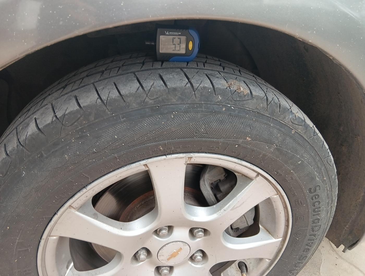 2013 Chevrolet Cruze LTZ AT, Diesel, Automatic, 92,598 km, tyre