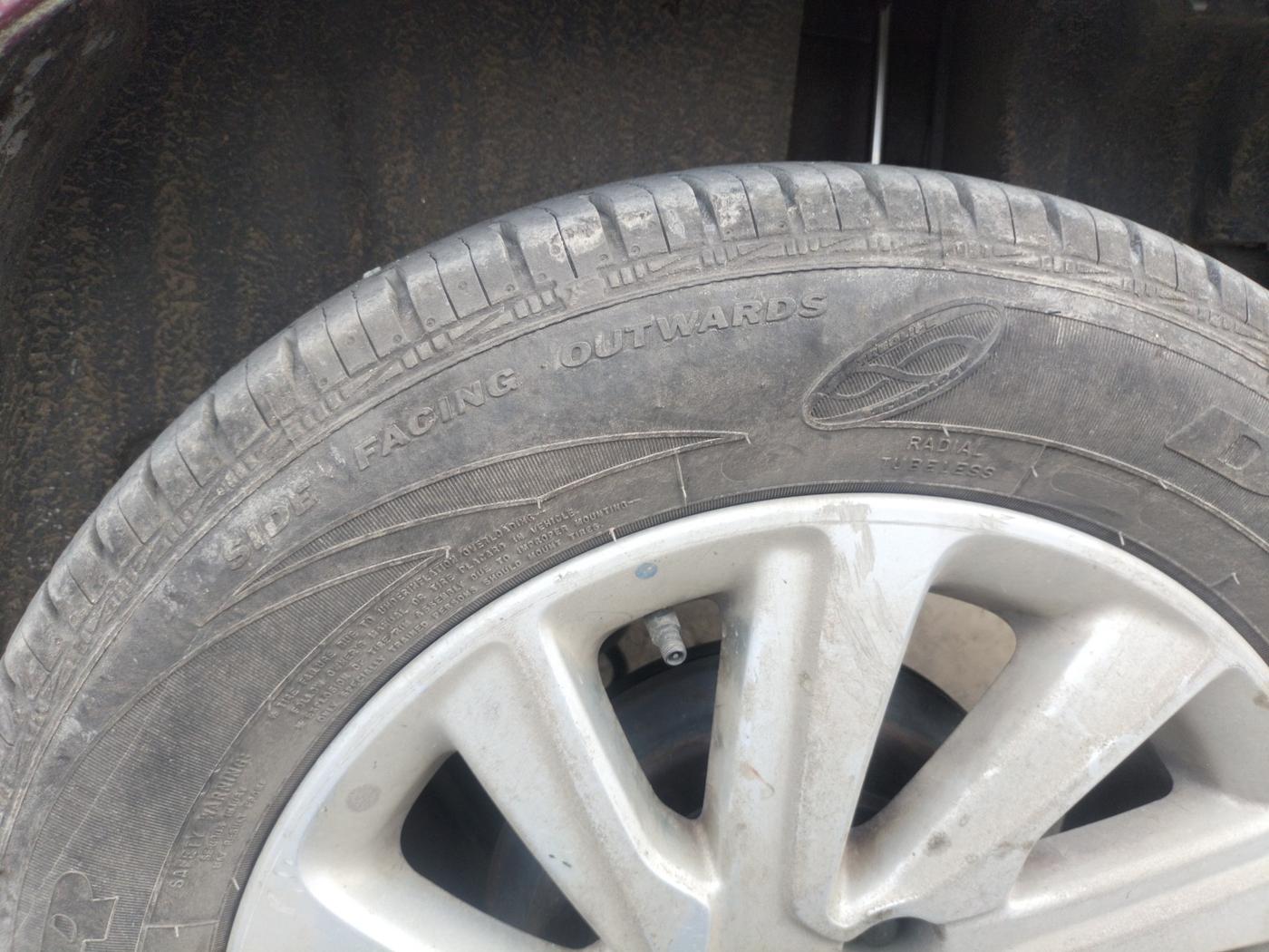 2015 Maruti Swift Dzire ZXI, Petrol, Manual, 70,959 km, tyre