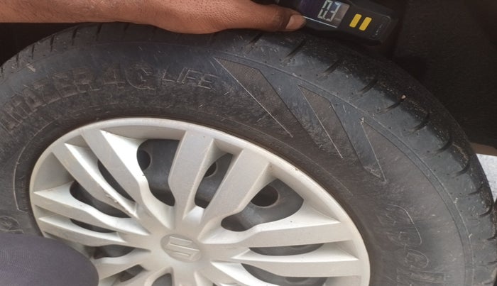 2018 Maruti Dzire VDI, Diesel, Manual, 1,28,340 km, tyre