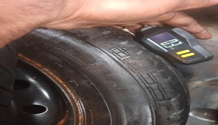2018 Maruti Dzire VDI, Diesel, Manual, 1,28,340 km, tyre