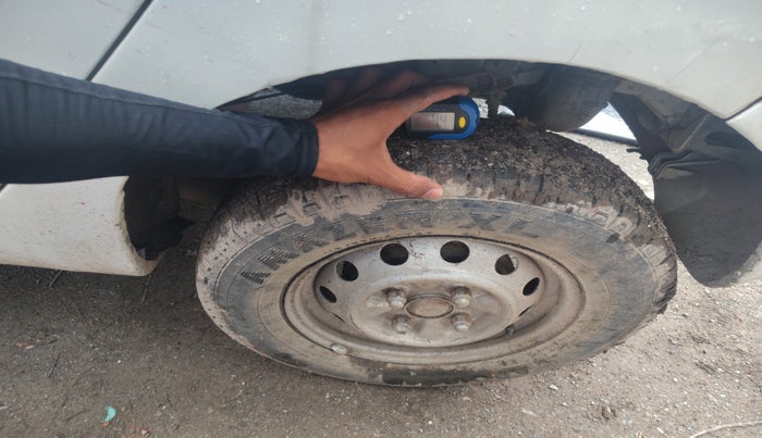 2014 Hyundai Eon D-LITE, Petrol, Manual, 1,54,605 km, tyre