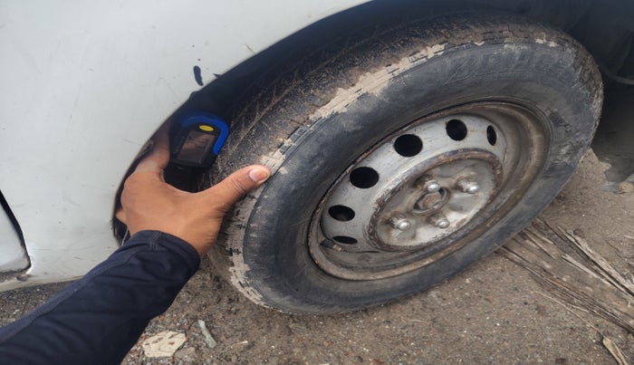 2014 Hyundai Eon D-LITE, Petrol, Manual, 1,54,605 km, tyre