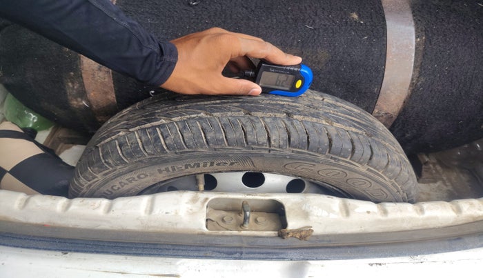 2014 Hyundai Eon D-LITE, Petrol, Manual, 1,54,605 km, tyre