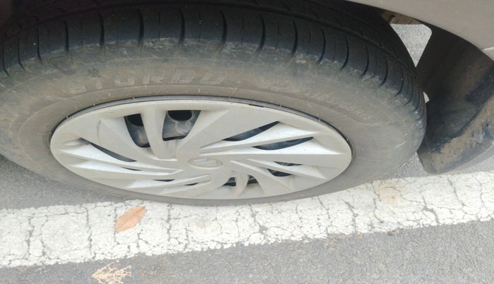 2020 Maruti Ertiga VXI CNG, Petrol, Manual, 96,655 km, tyre